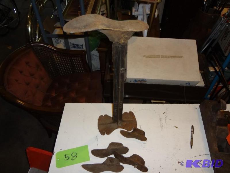 lot 58 image: Cobblers Stand, 5 sizes...