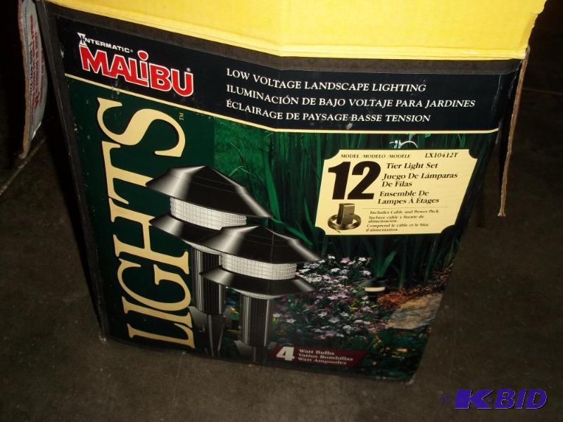 lot 106 image: Outdoor  Light Set...