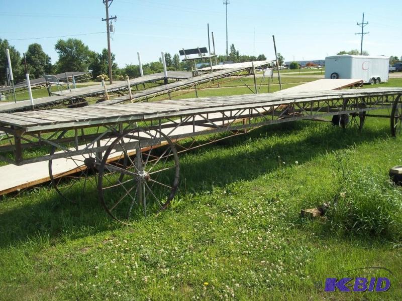 lot 11 image: 23 W8L STEEL WHEELS ON BOTH ENDS...