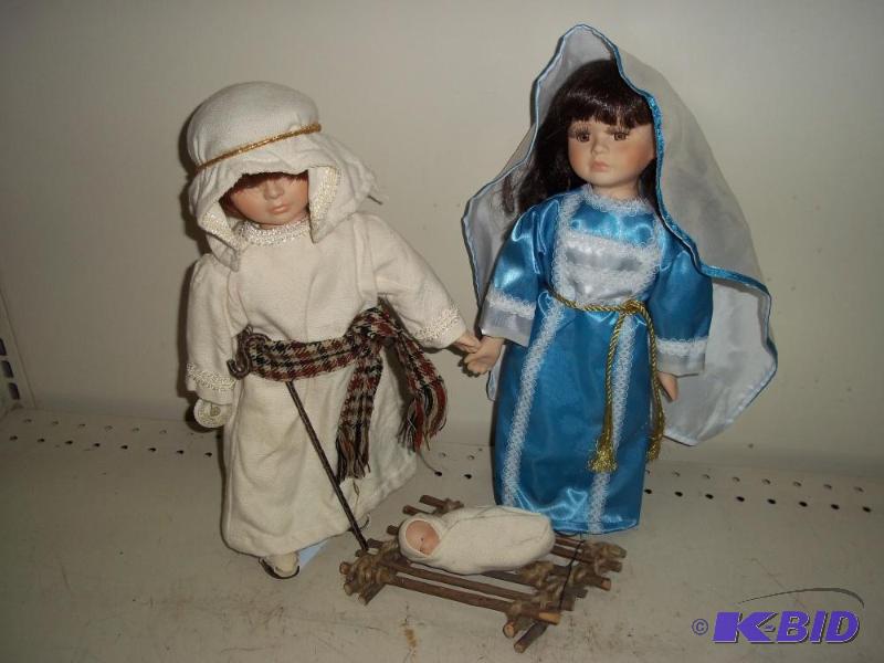 lot 115 image: Porcelain&nbspMary and Joseph Dolls...