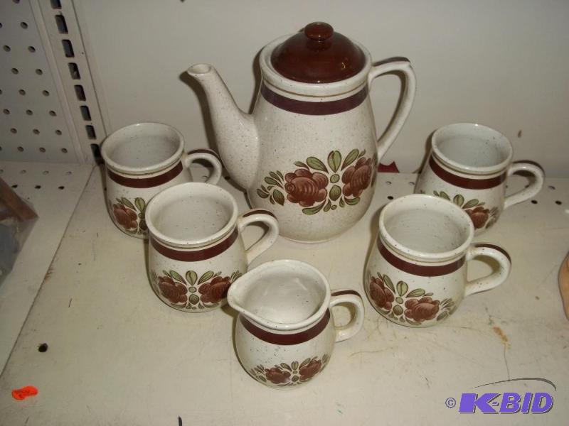 lot 147 image: Porcelain Coffee Pot with cups and creamer...