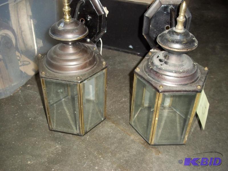 lot 15 image: Outside Deck Lights...