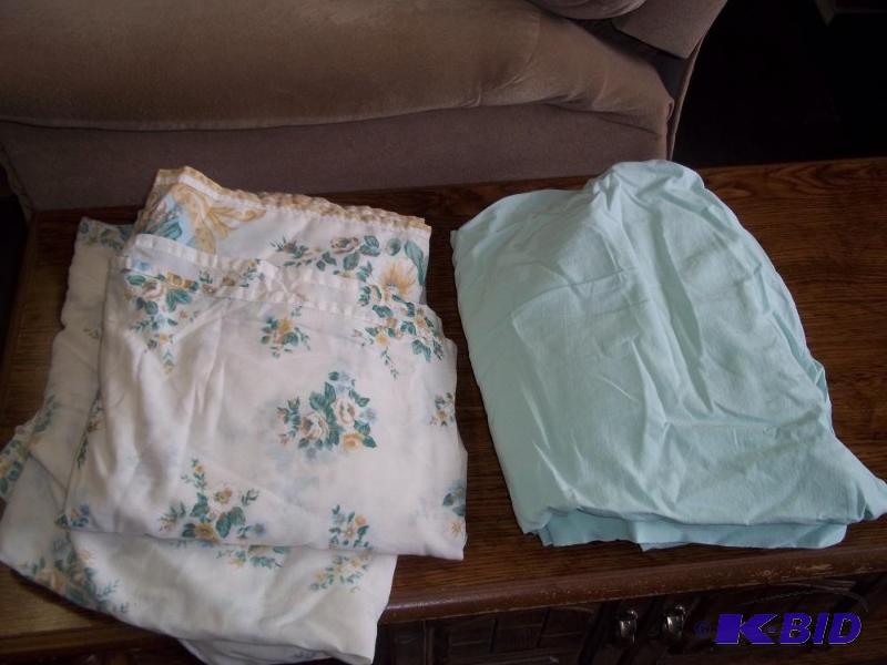 lot 154 image: Sheet Set  Light Green...