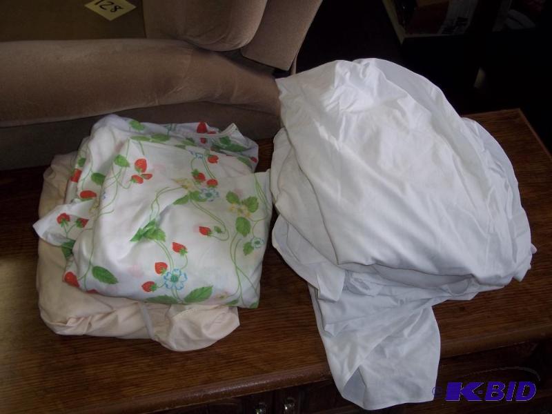lot 161 image: Assorted Sheets  white tan floral...