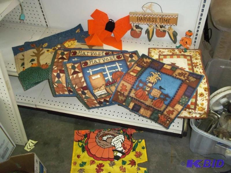 lot 243 image: Lot of fall placemats...