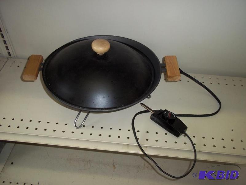 lot 27 image: Electric Wok...