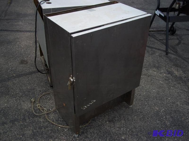 lot 86 image: Norris Commercial Milk Dispenser Consignor st...