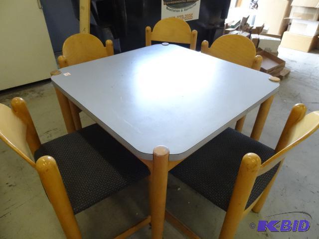 lot 104 image: Dining Room table 35 x 35. 5 Chairs. Needs Cl...