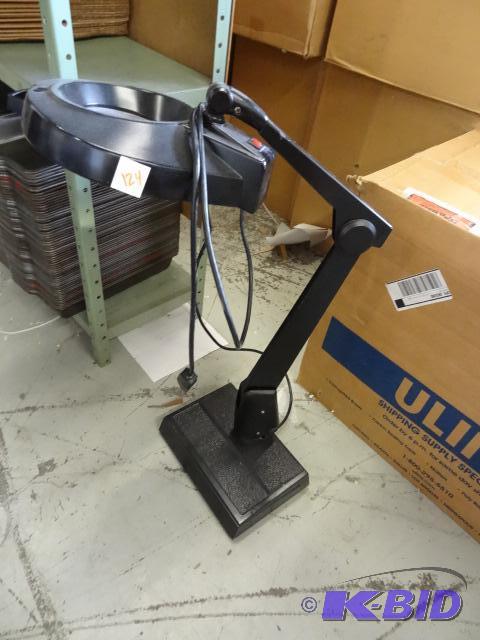 lot 124 image: Weighted Base Lighted Magnifying Glass...