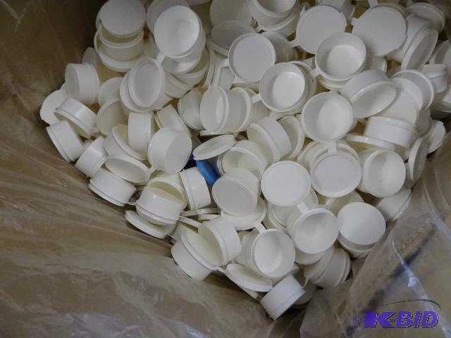 lot 150 image: White ploy cups fot holding jewelry ring mold...