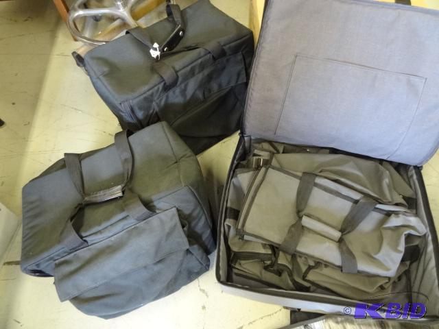 lot 153 image: 4 padded cases...