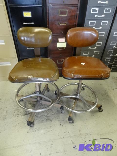 lot 162 image: 2 stools on wheels...
