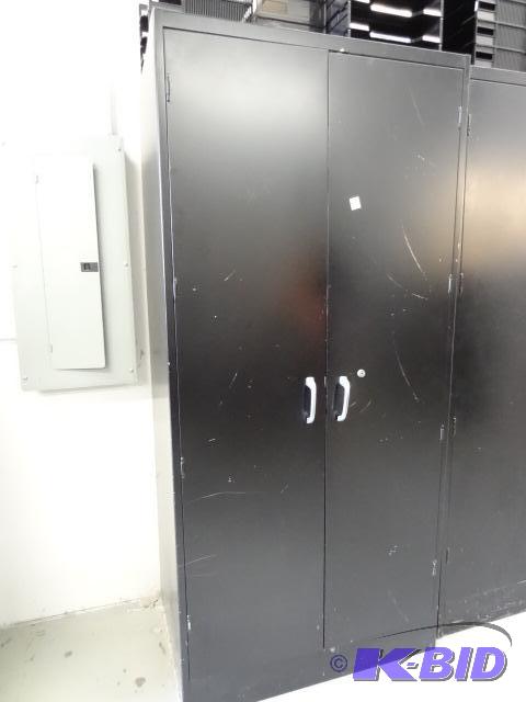 lot 179 image: 2 door metal cabinet. 4 shelves. 36 x 24 x 78...
