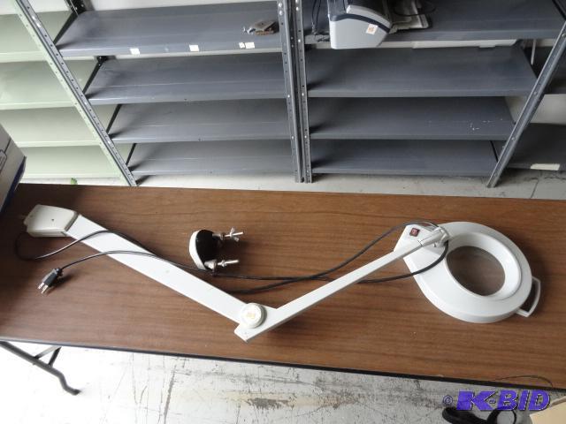 lot 203 image: Lighted magnifying Glass on Adjustable Arm...