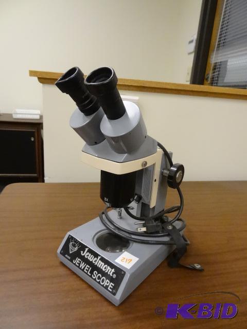 lot 217 image: Jewelmont Jewel Scope. 110 Volt. JS400...