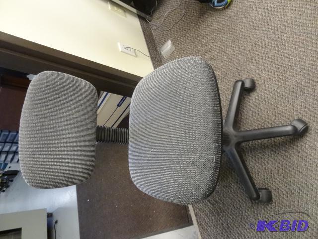 lot 219 image: Office chair on wheels...