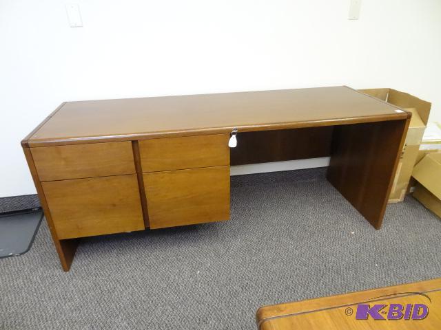 lot 226 image: Wood desk with lock and key. 4 drawer. 72 x 3...
