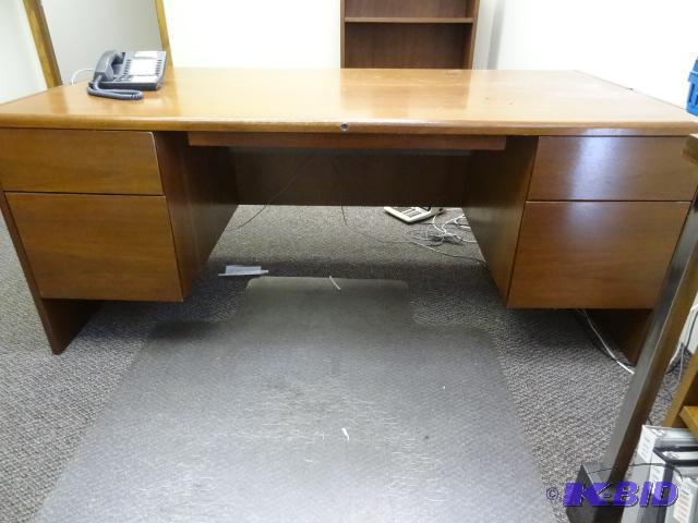 lot 227 image: Wood office desk. 4 drawer. 72 x 36 x 29. Bri...