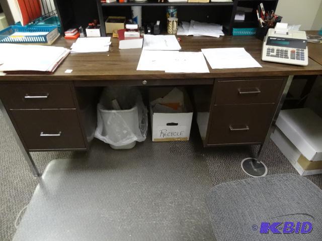 lot 234 image: Metal office desk. 72 x 36 x 29. Bring help...