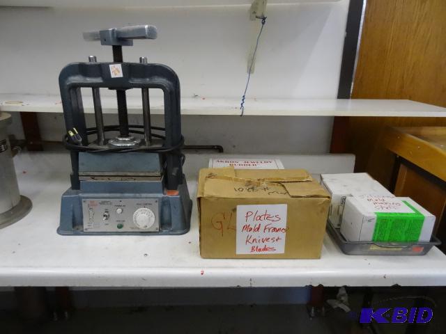 lot 28 image: Romanoff rubber mold machine. Comes with sili...