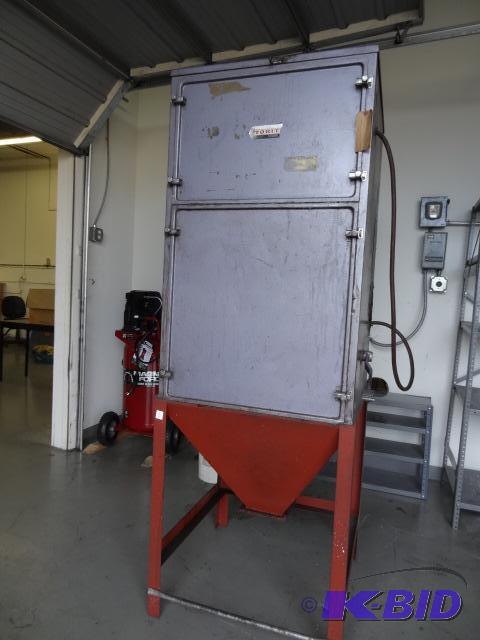 lot 3 image: Torit dust collector model 84. 230460 3 phas...