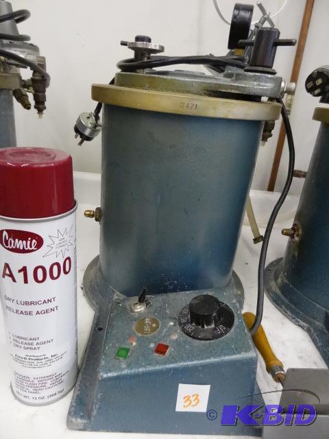 lot 33 image: I shor Mark III wax injector....