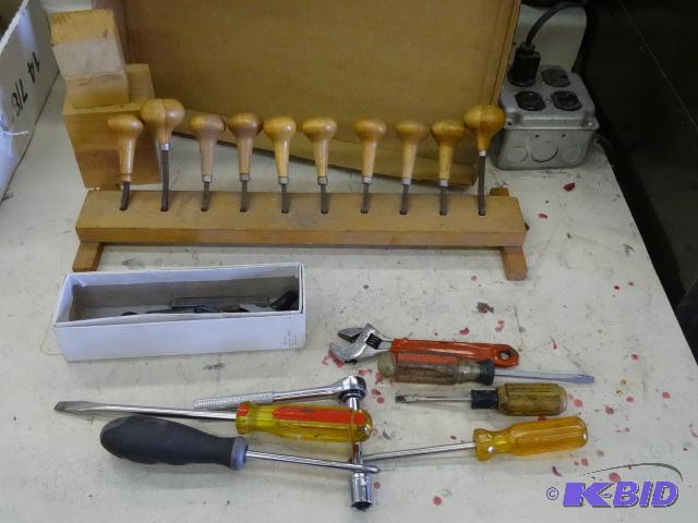 lot 40 image: Misc tools and jeweler tooling...