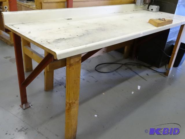 lot 46 image: Jeweler bench 76 x 25 x 33. Mounted to floor....