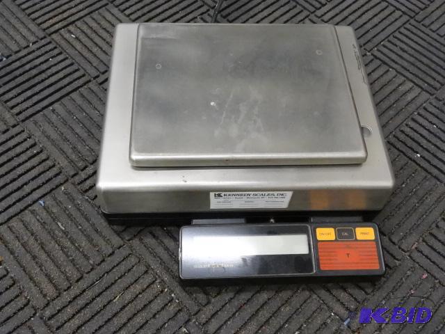 lot 66 image: Sartorious electronic scale. 110 volt...
