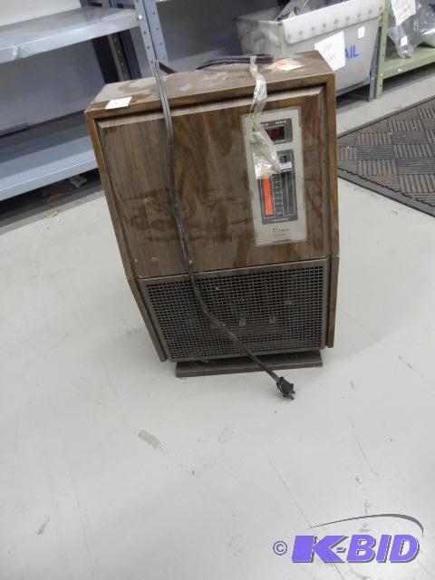 lot 93 image: Titan Rool Heater...