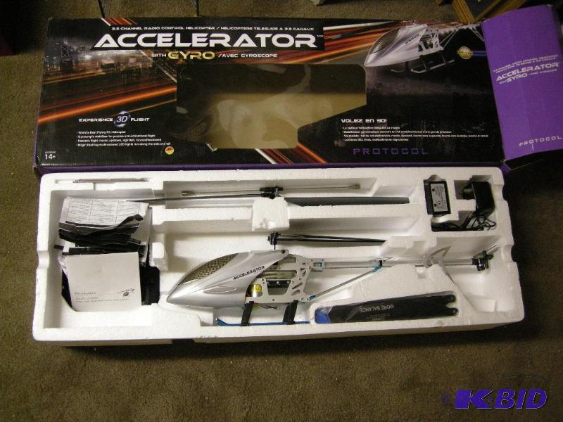 lot 117 image: Radio Control Helicopter Accelerator Protocol with Gyro