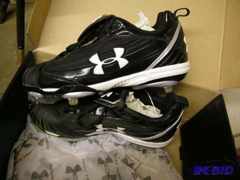 lot 119 image: Under Armour cleats, Sz 7