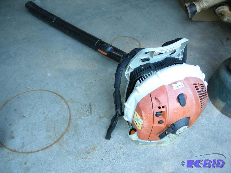 lot 18 image: Stihl BR600 gas backpack blower