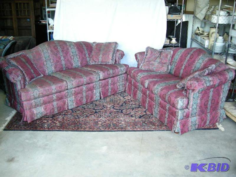 lot 3 image: King Hickory Couch and Love Seat