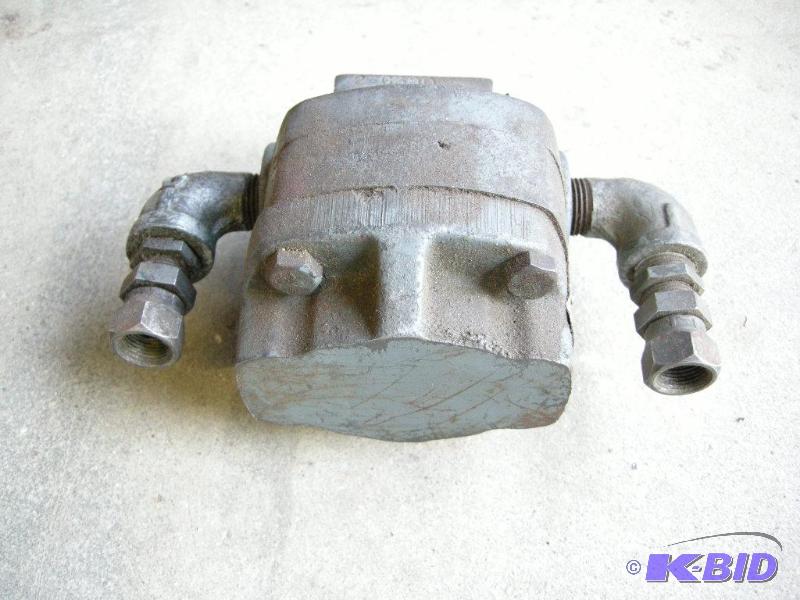 lot 33 image: Delta Power D25M Multi-directional hydraulic drive motor