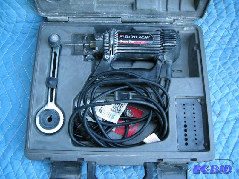 lot 39 image: RotoZip spiral saw SCS01 with case