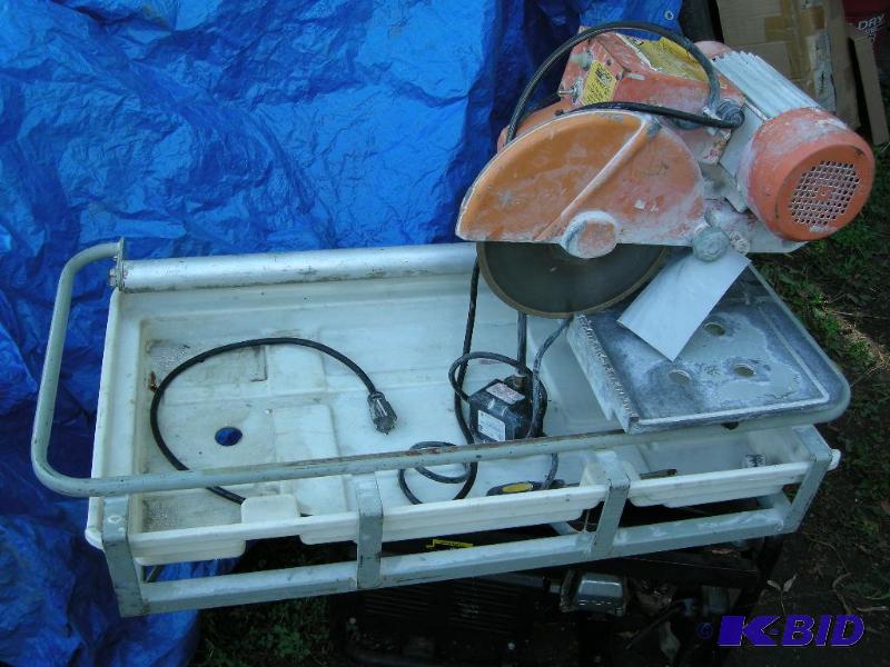 lot 41 image: Chicago 10 tile saw