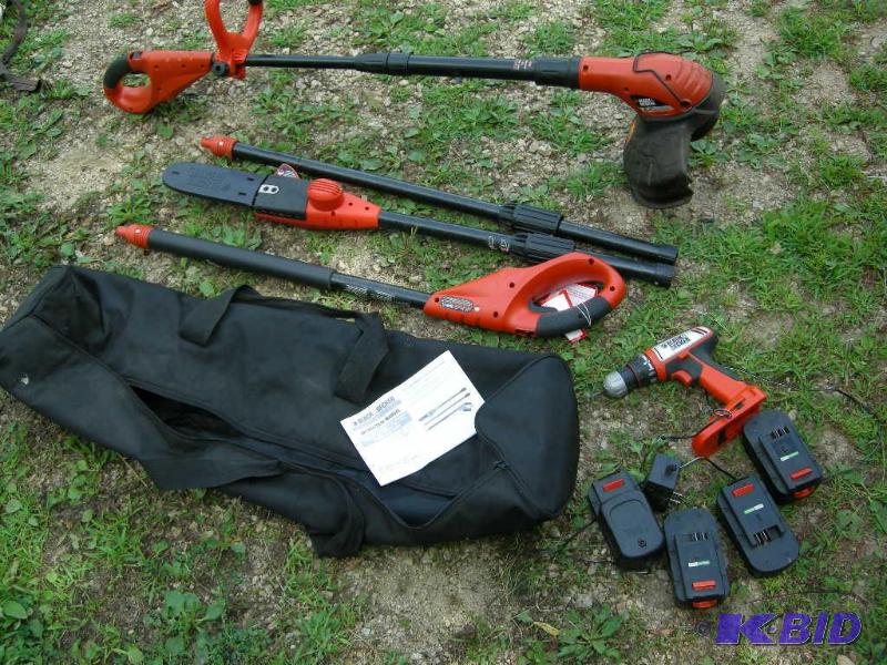 lot 45 image: Black & Decker 18V cordless tool set