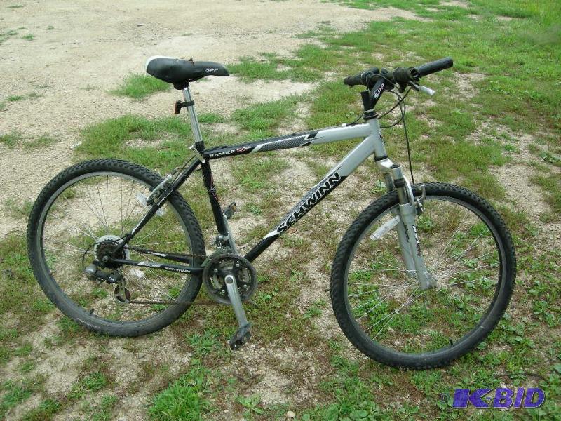lot 46 image: Schwinn Ranger 2.6 mens bike