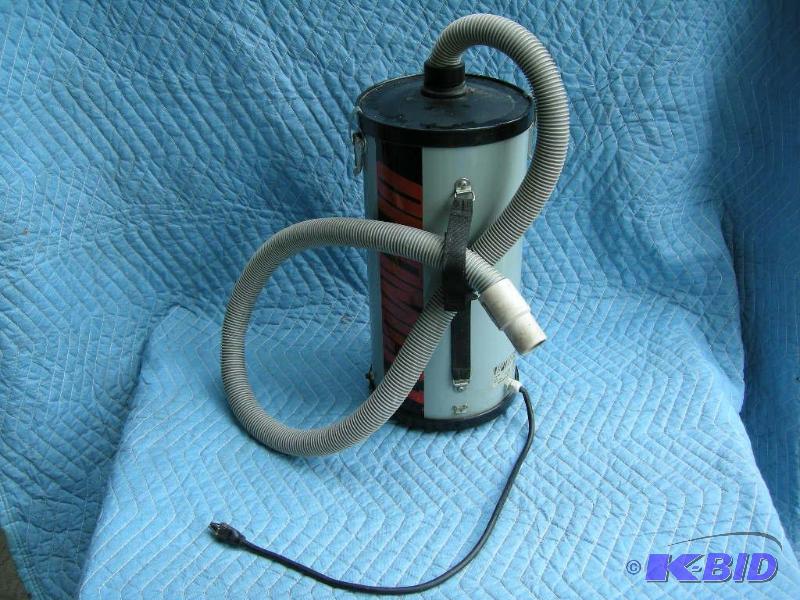 lot 48 image: Optimust canister vacuum