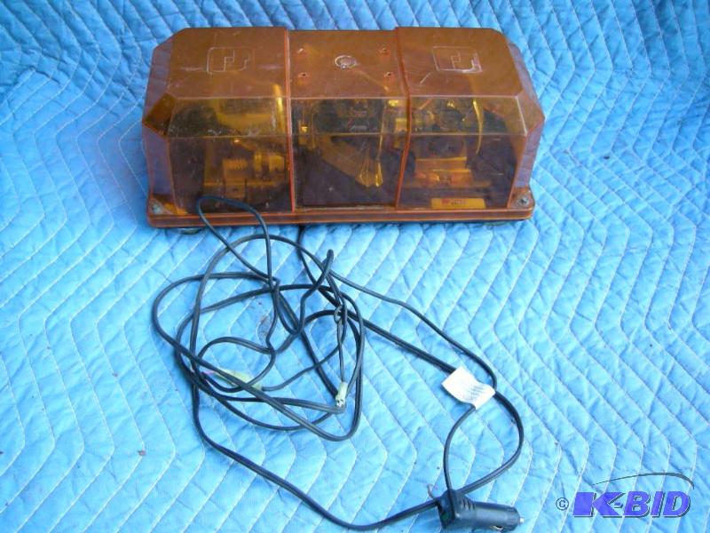 lot 60 image: Target Tech service light, Model 450142