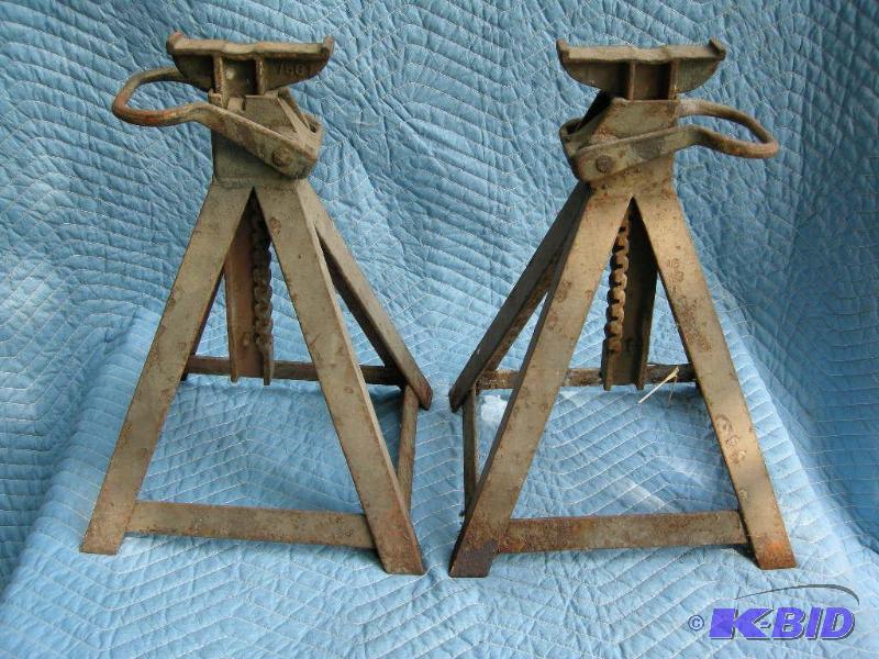 lot 65 image: Larger jack stands - adjustable