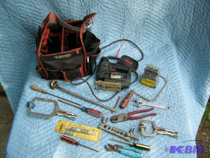 lot 75 image: Husky tool bag with Skil classic jig saw and more