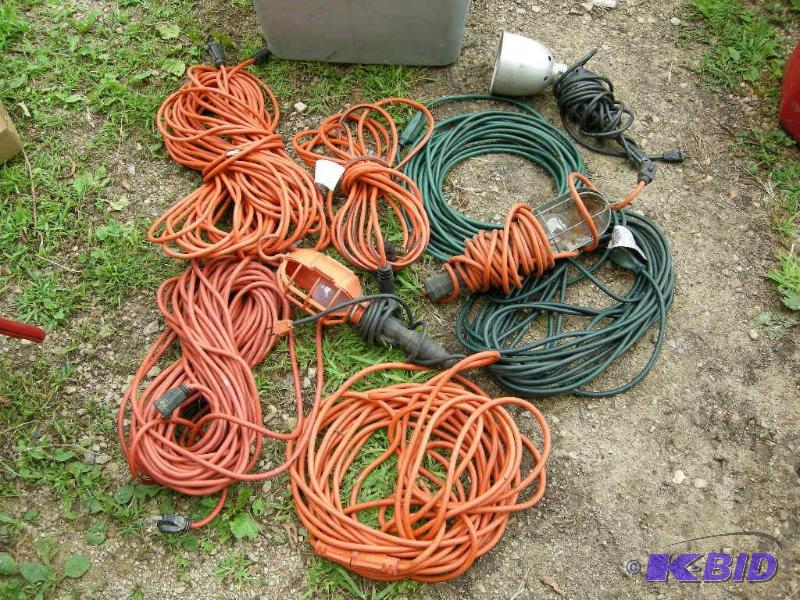 lot 82 image: 6 extension cords
