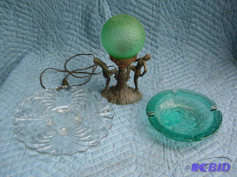 lot 99 image: Vintage whimsical globe lamp and 2 trays