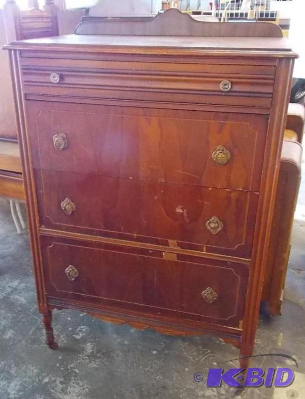 Dresser