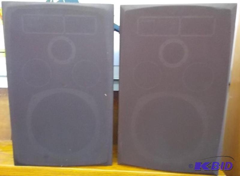 Set of Speakers