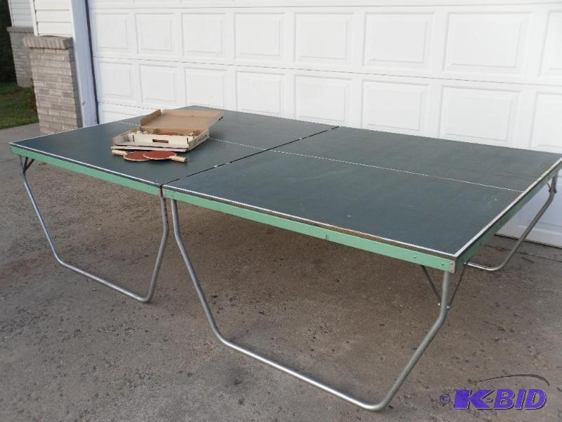 lot 116 image: Large Folding Table Tennis  Ping Pong Table....