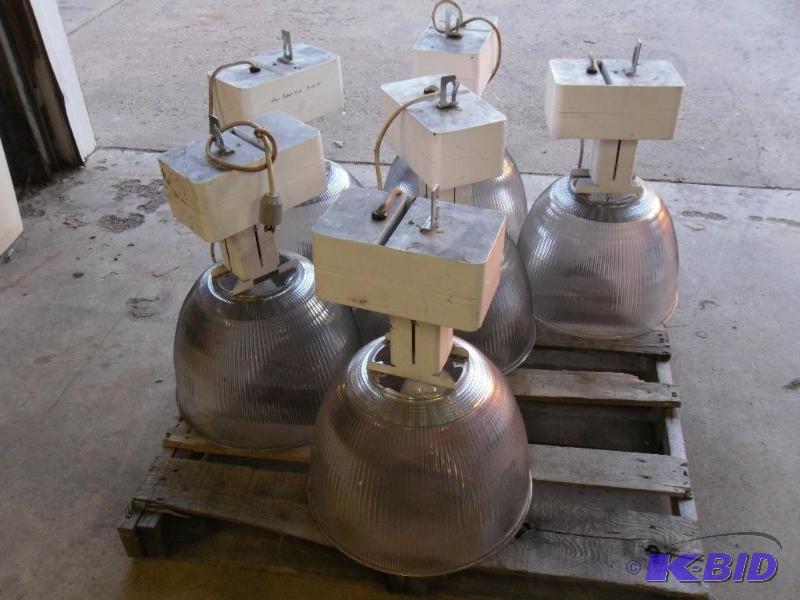 lot 123 image: 6 High Bay  Warehouse Lights. 208 Volt. 400 ...