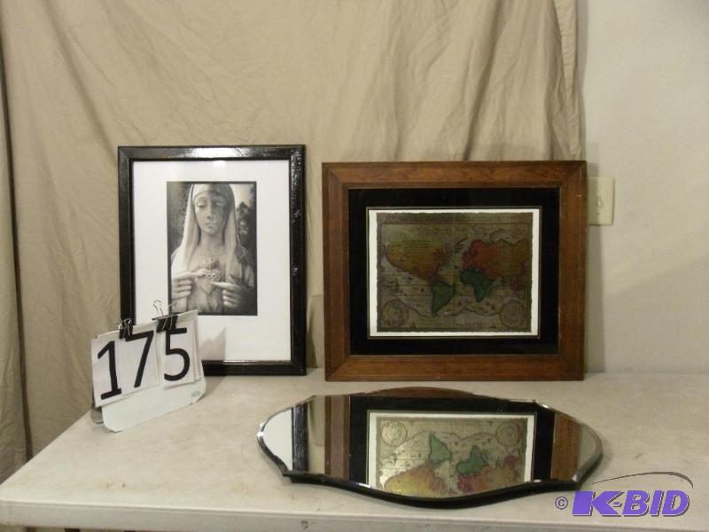 lot 175 image: Beautiful Beveled Edge Hanging Wall Mirror an...